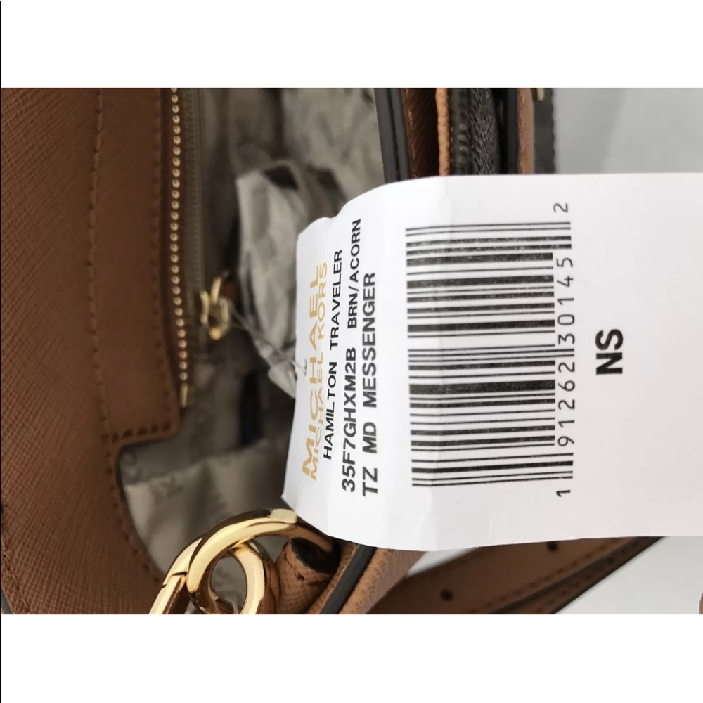 Gaby’sBags👜💕-NWT Michael Kors Traveler Crossbody - Picture 7 of 8